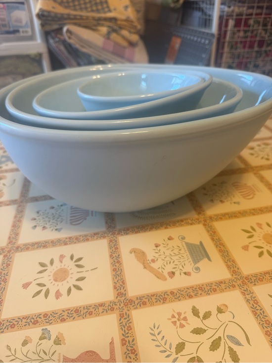 Nigella lawson Other - Nigella Lawson Living Kitchen egg-shaped nesting bowls in a robin's egg blue